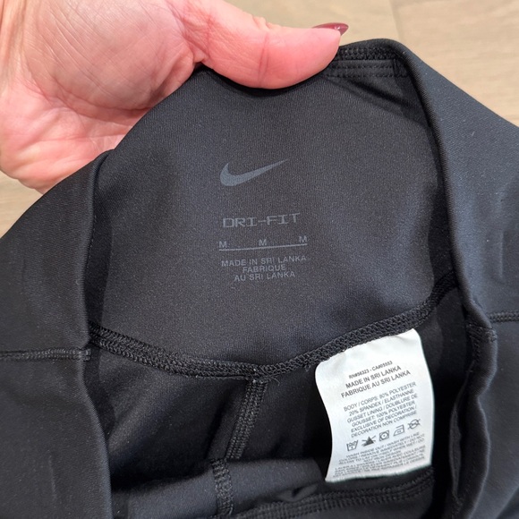 NIKE Black One Dri-Fit Swoosh Run Mid-Rise‎ 7/8 Active Running Leggings Size M - Picture 8 of 12